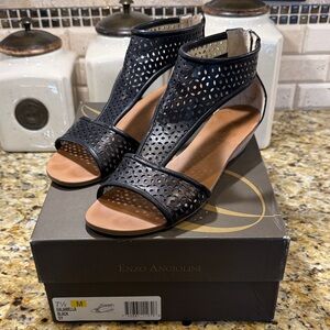 Enzo Angiolini Lamella sandals